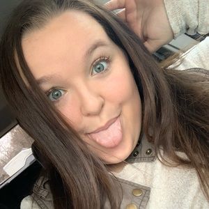 Meet your Posher, Cassie